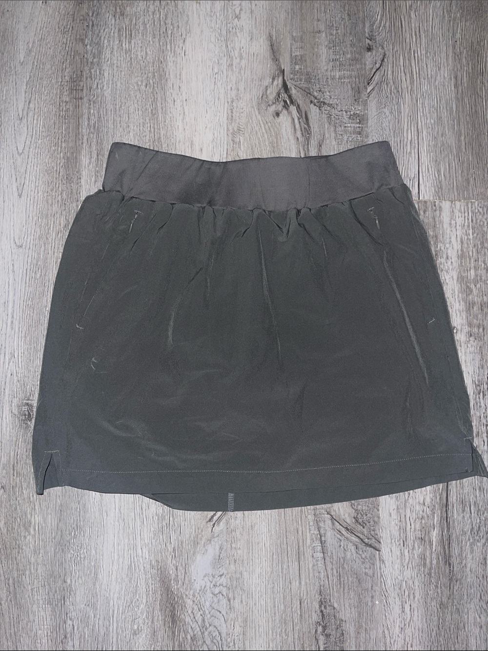 Quince Performance Tech Olive Pull-On Skort